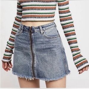 Free People We The Free Light Blue Denim Mini Skirt with Front Zip - SZ 25